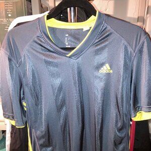 vintage men's addidas  tennis, socceer. athletic top,  grey w yellow. size M